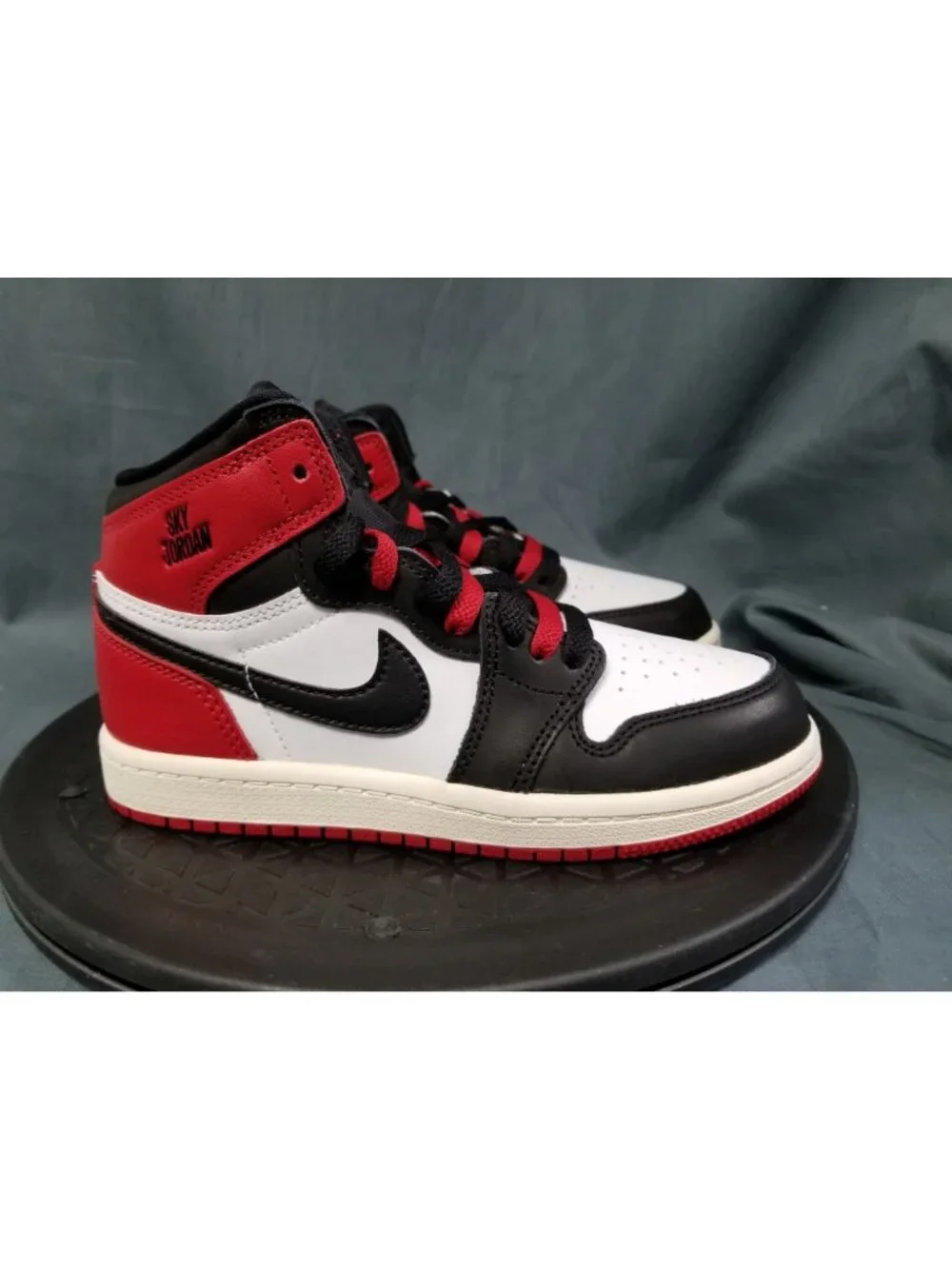 Jordan 1 Retro High OG Black Toe Reimagined DZ5485 106 Men's Size 9 NEW NO BOX!
